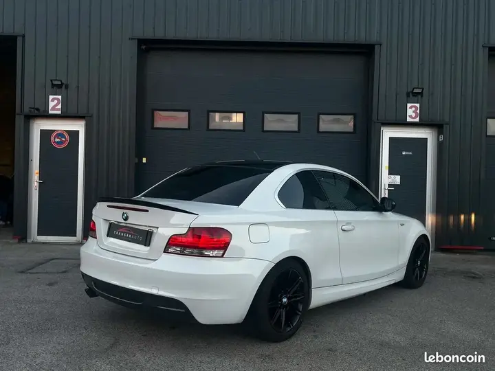 BMW 1 Series 2010 photo 3
