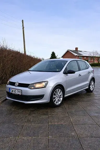 Volkswagen Polo 2011 photo 2