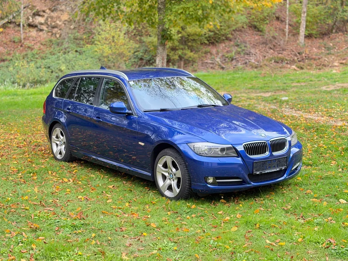 BMW 3 Series 2011 photo 3