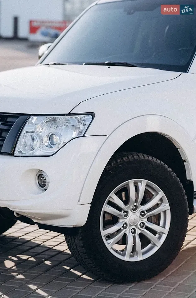 Mitsubishi Pajero Wagon 2013 photo 5