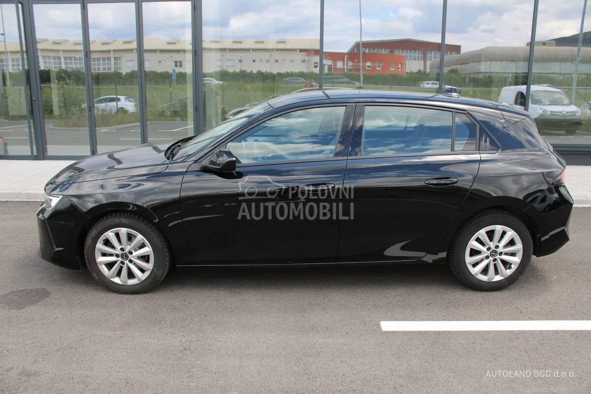 Opel Astra L 2022 photo 4