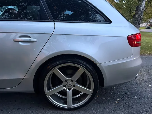 Audi A4 2010 photo 3