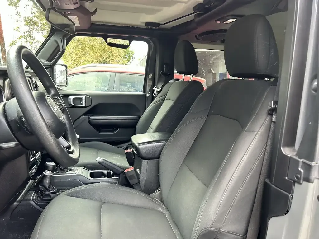 Jeep Wrangler 2018 photo 2