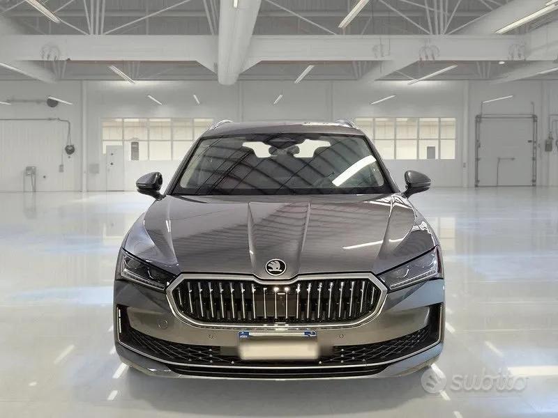 Skoda Superb 2025 photo 2