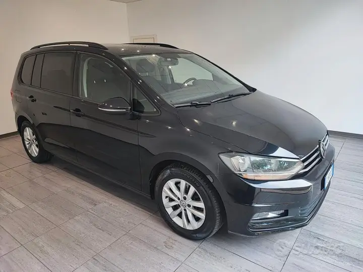 Volkswagen Touran 2017 photo 3