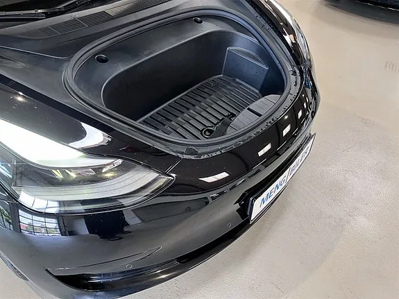 Tesla Model 3 2023 photo 4
