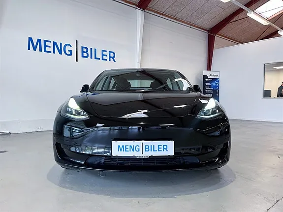 Tesla Model 3 2023 photo 2