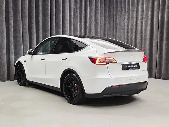 Tesla Model Y 2023 photo 5
