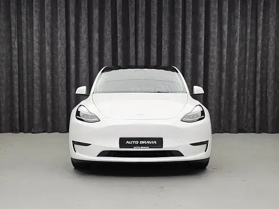 Tesla Model Y 2023 photo 2