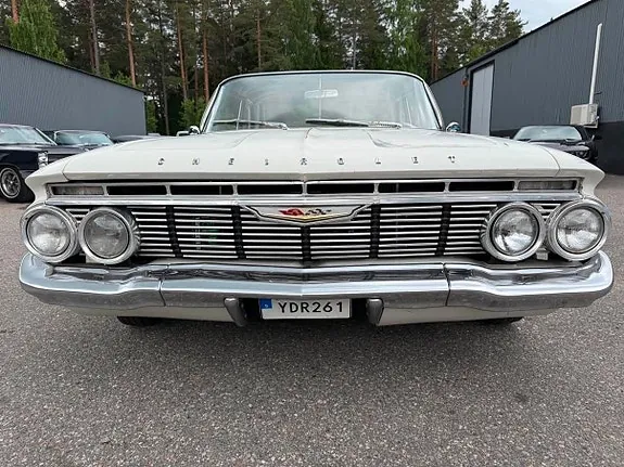 Chevrolet Biscayne 1961 photo 4