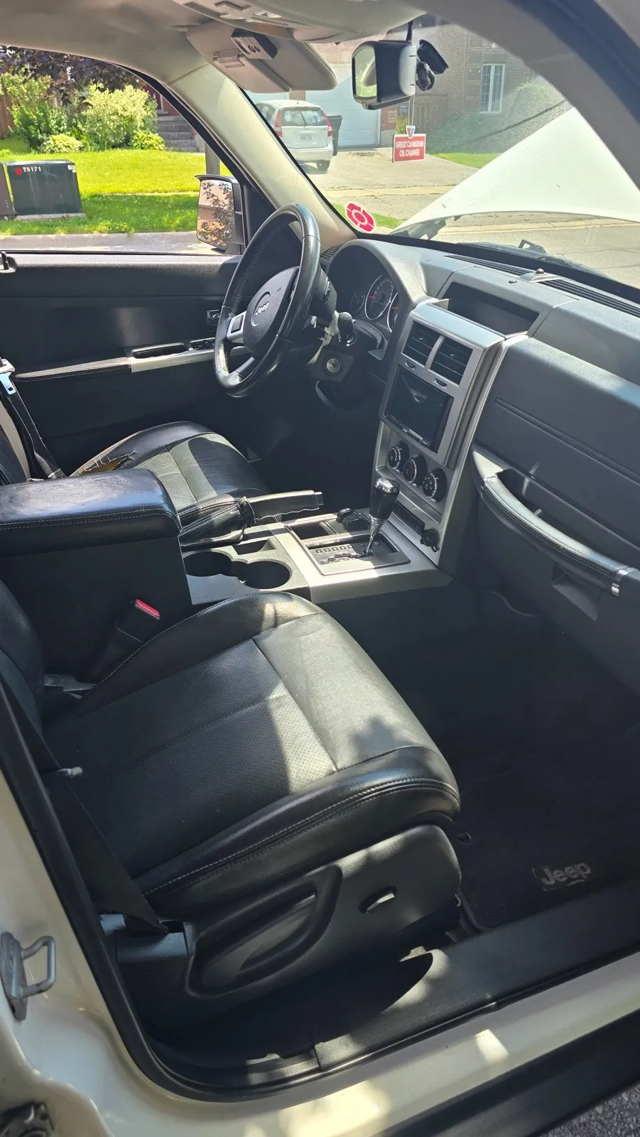 Jeep Liberty 2010 photo 4