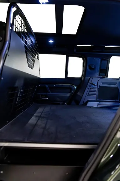 Land Rover Defender 110 2026 photo 4