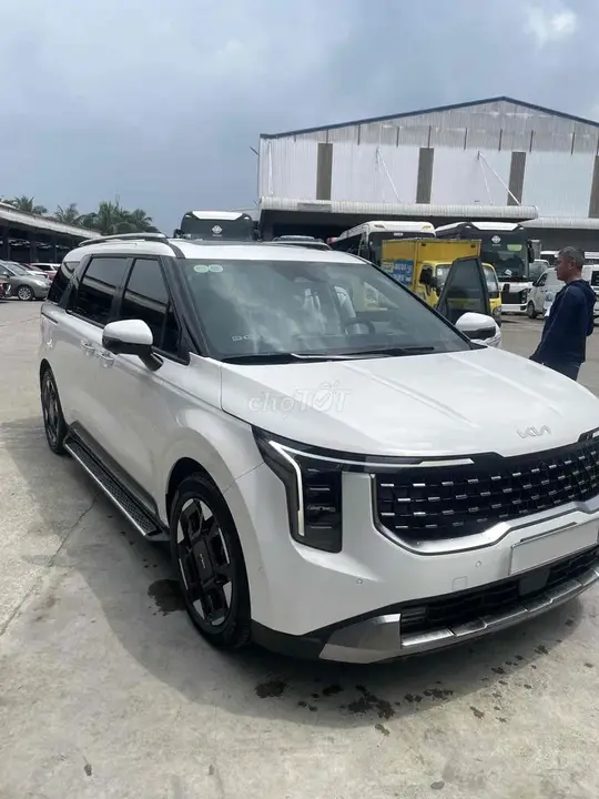 Kia Carnival 2025 photo 2