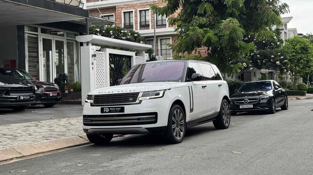Land Rover Range Rover 2023 photo 2