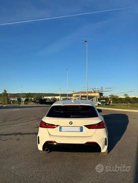 BMW 1 Series 2021 photo 2