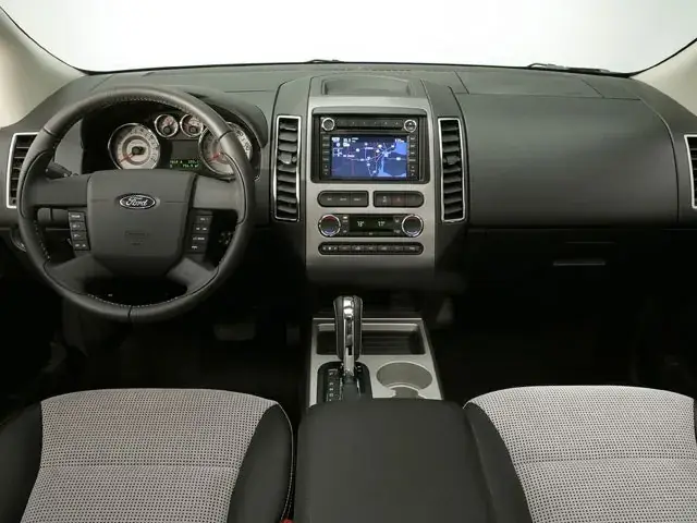 Ford Edge 2010 photo 2