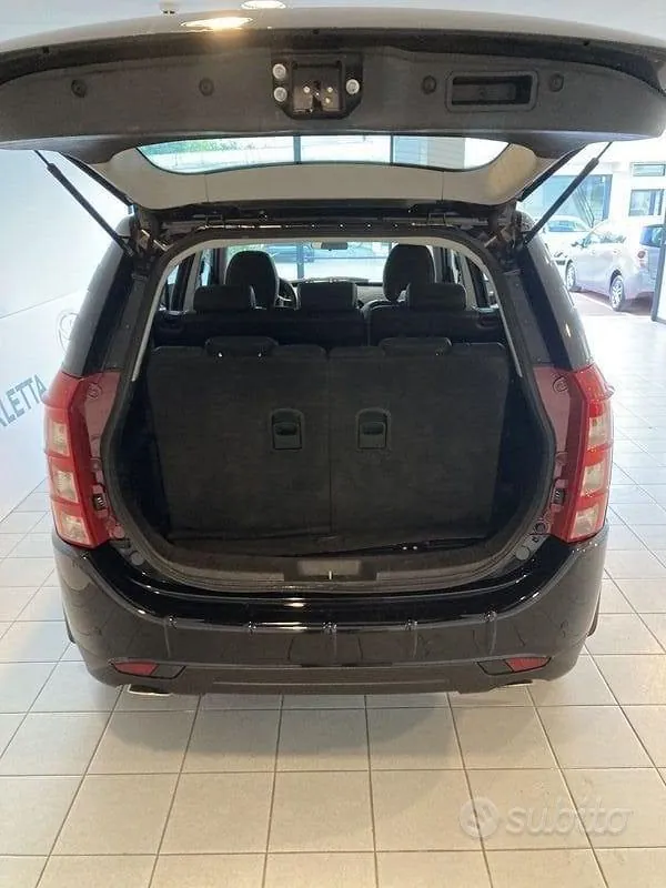 Mahindra Xuv500 2016 photo 5