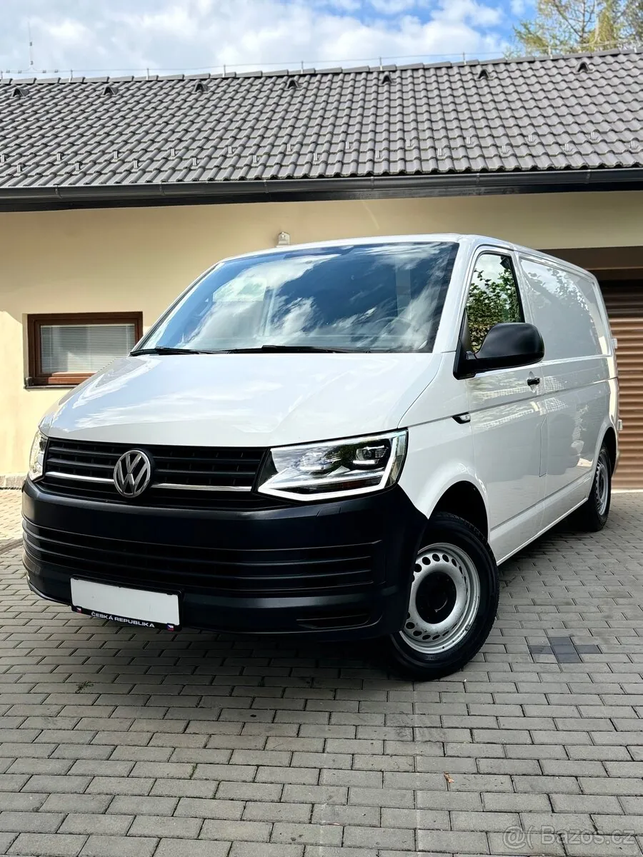 Volkswagen Transporter 2018 photo 2