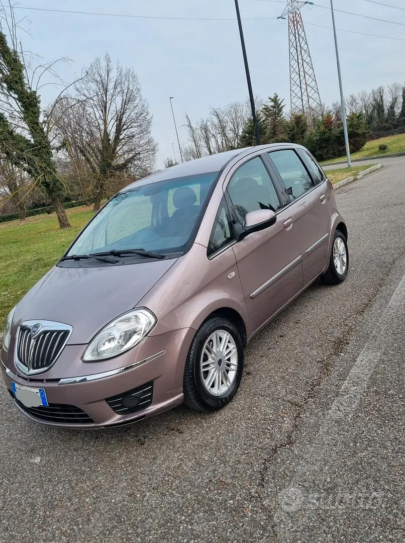 Lancia Musa 2010 photo 2