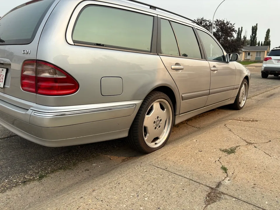 Mercedes-Benz E-Class 2001 photo 2