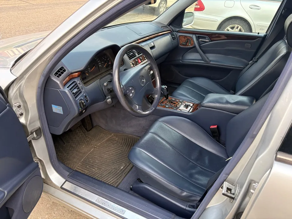 Mercedes-Benz E-Class 2001 photo 5