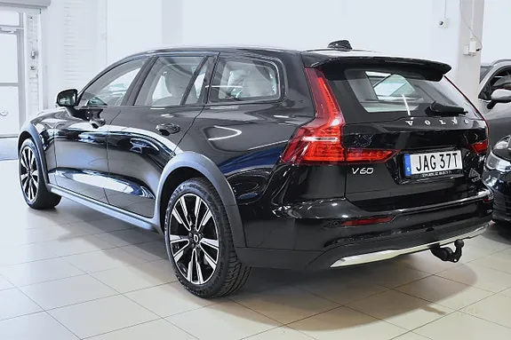 Volvo V60 Cross Country 2023 photo 3
