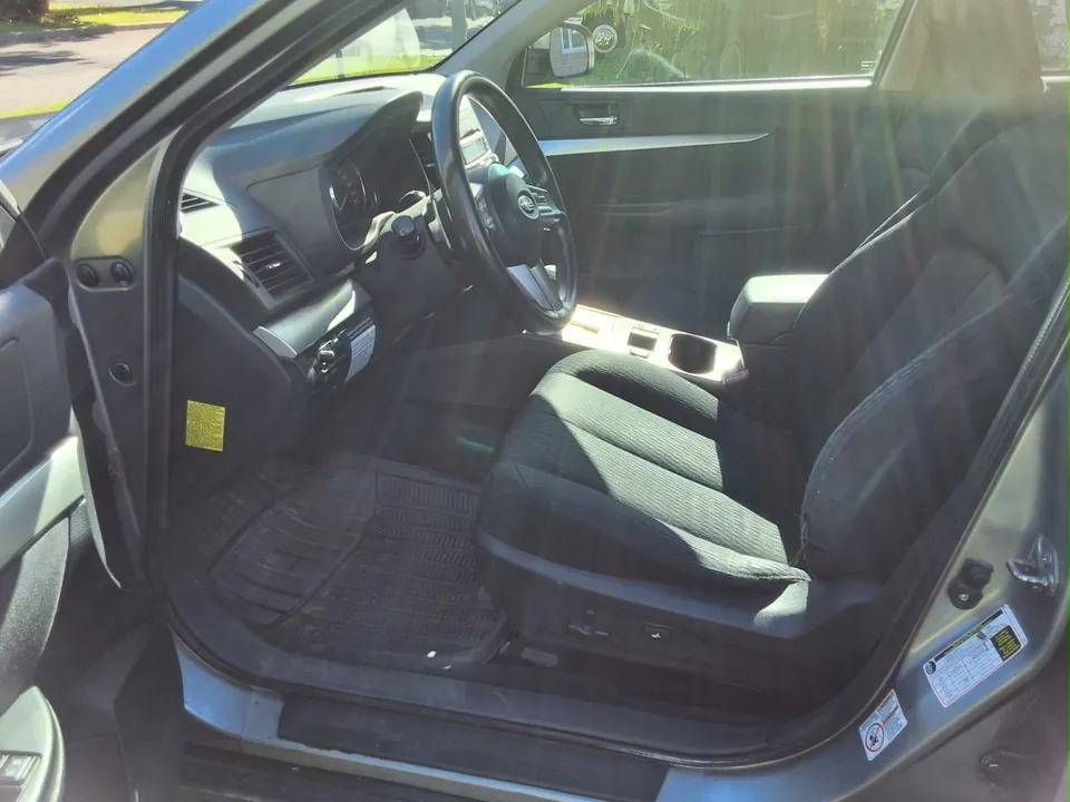 Subaru Outback 2011 photo 5