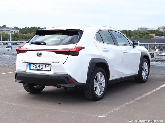 Lexus Ux250H 2022 photo 4