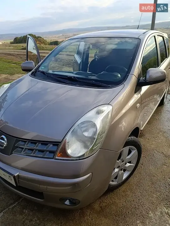 Nissan Note 2008 photo 2