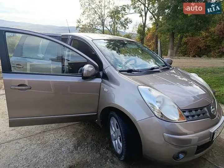 Nissan Note 2008 photo 3