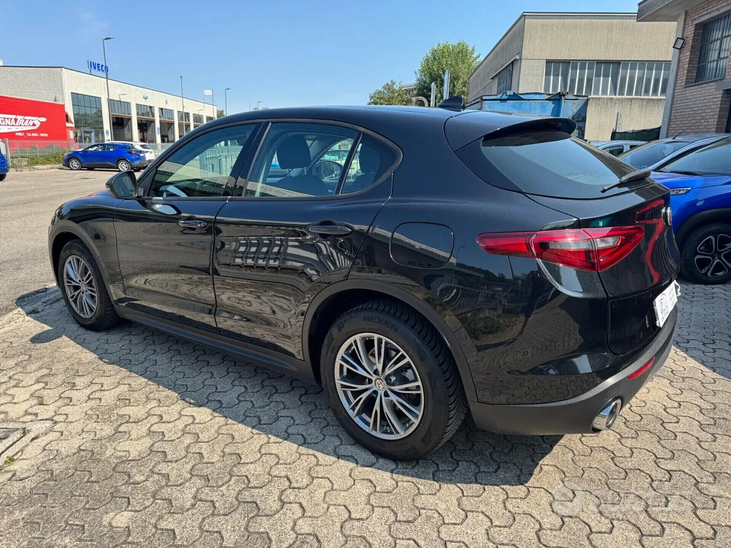 Alfa Romeo Stelvio 2017 photo 2