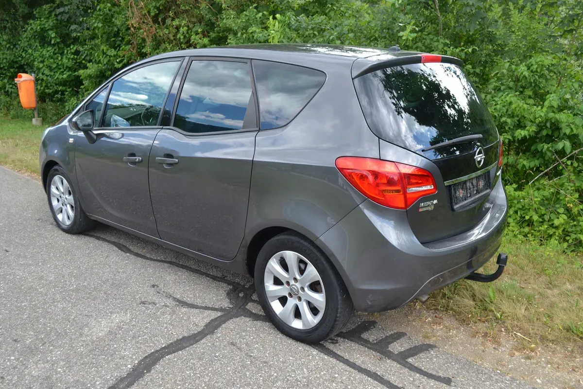 Opel Meriva 2012 photo 2