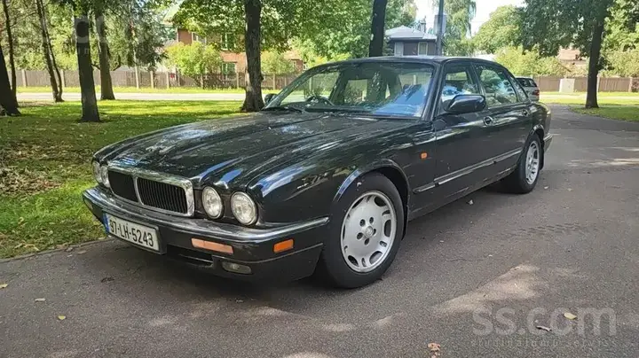 Jaguar Xj6