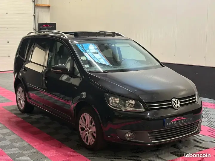 Volkswagen Touran 2013 photo 3
