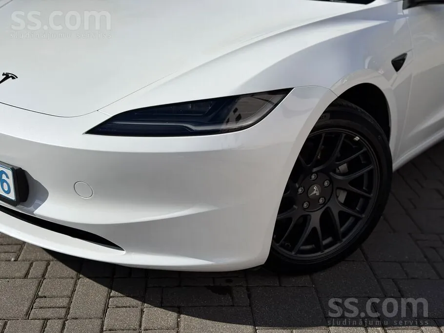 Tesla Model 3 2024 photo 3