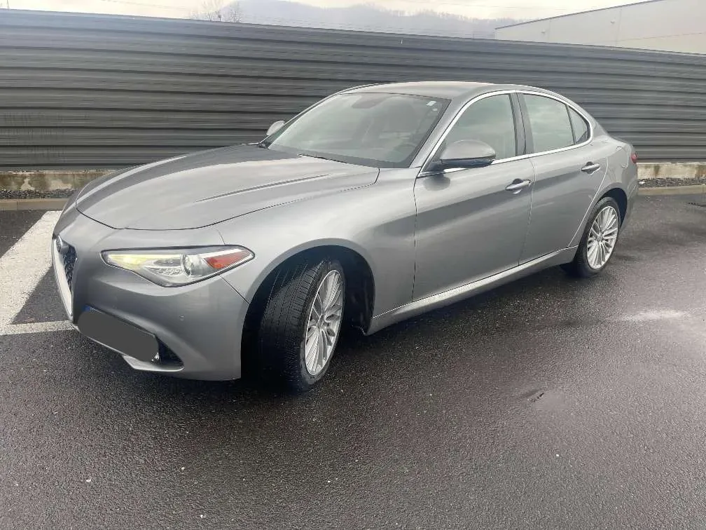Alfa Romeo Giulia 2018 photo 3