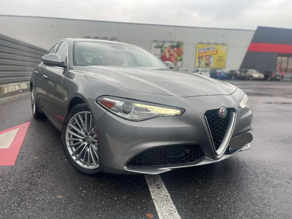 Alfa Romeo Giulia 2018 photo 2