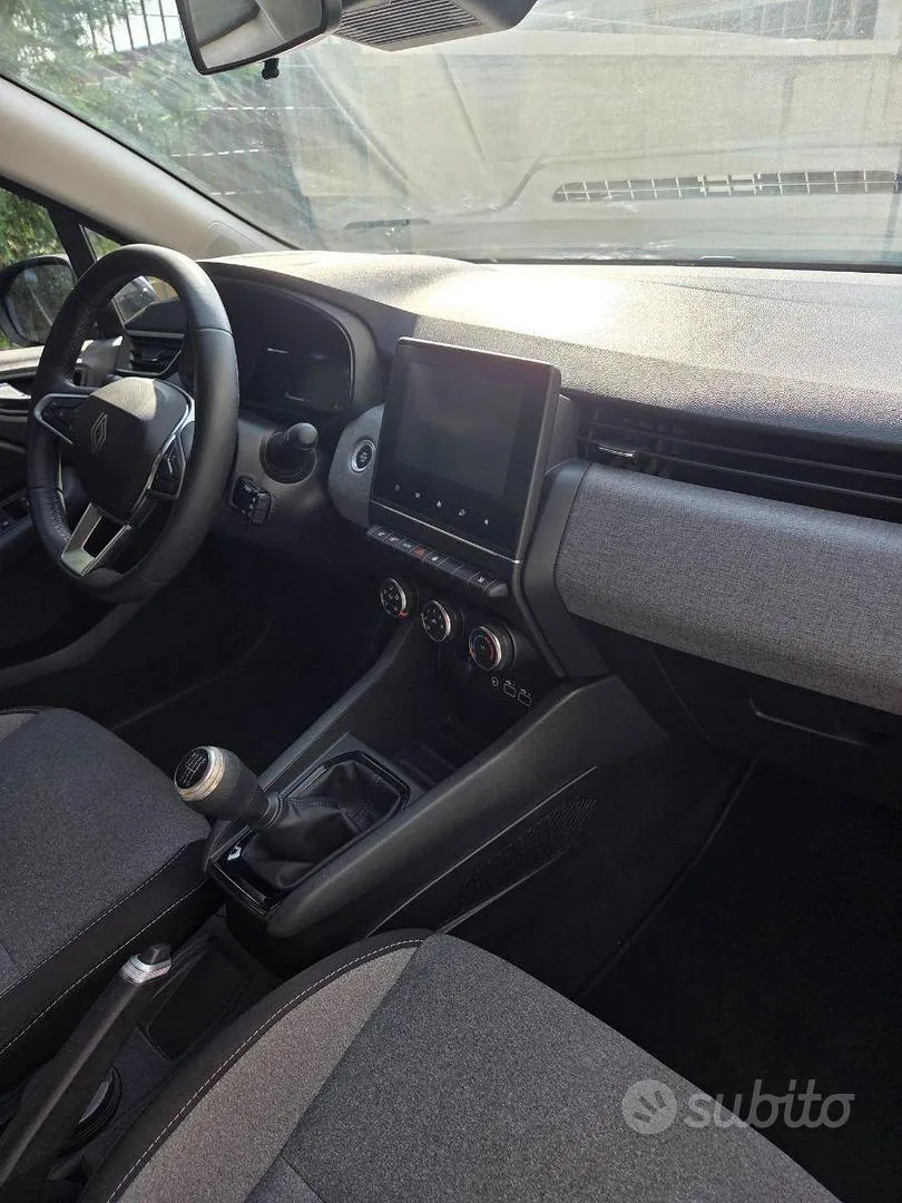Renault Clio 2025 photo 4