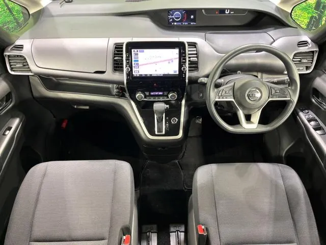Nissan Serenade 2017 photo 3