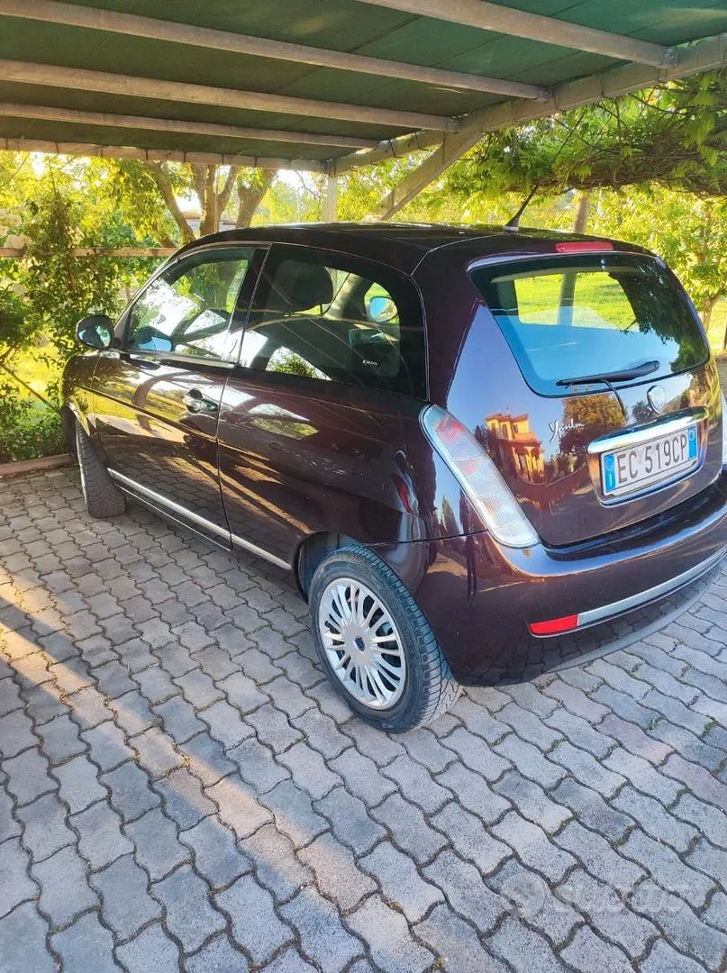 Lancia Ypsilon