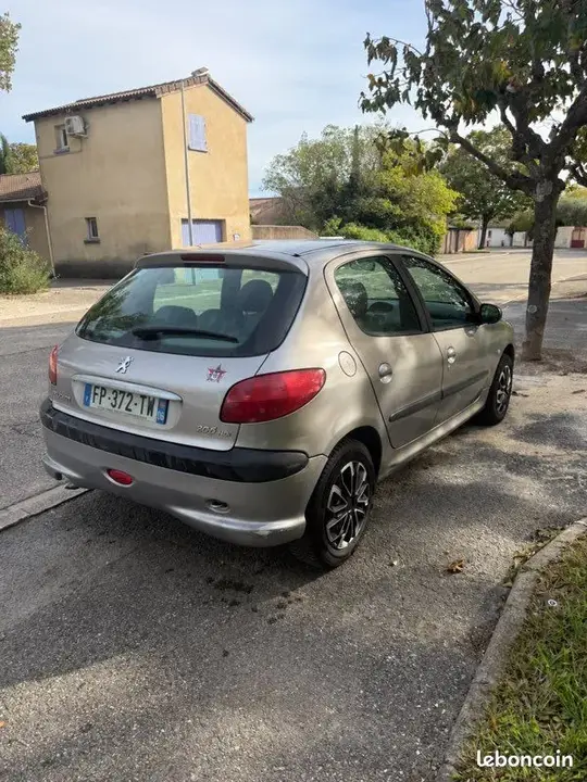 Peugeot 206 2004 photo 2