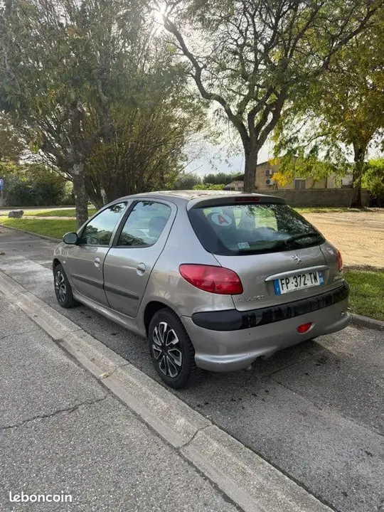 Peugeot 206 2004 photo 4