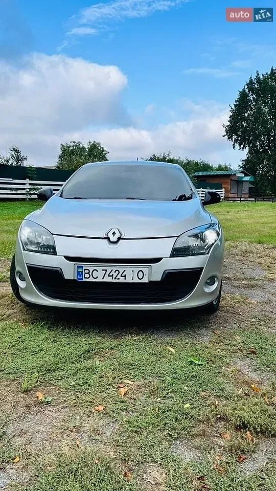 Renault Megane 2011 photo 2