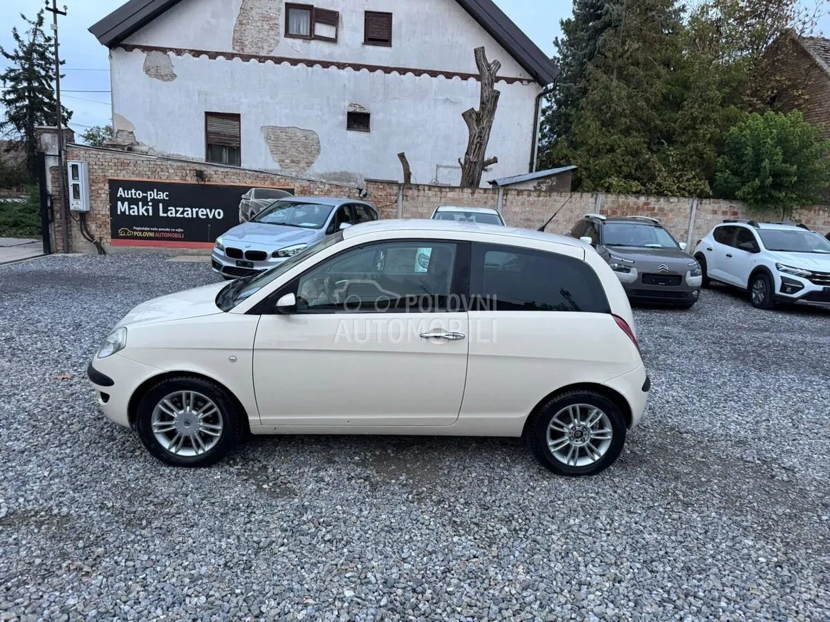 Lancia Ypsilon 2004 photo 2