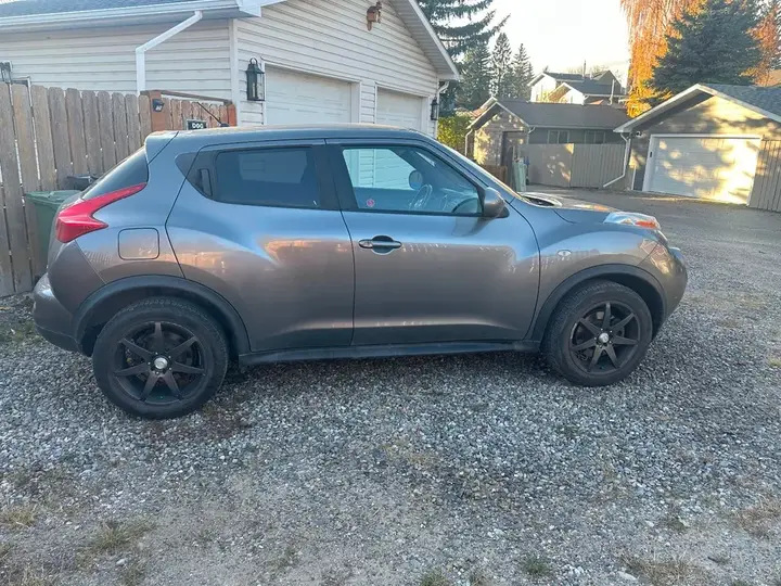 Nissan Juke 2013 photo 2