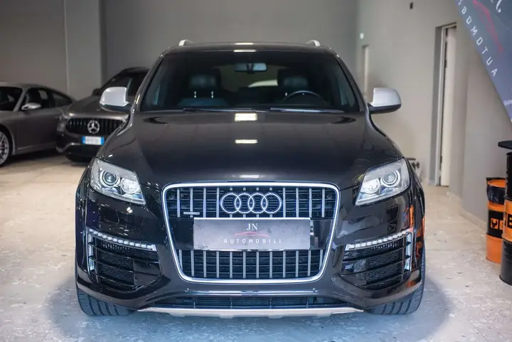 Audi Q7 2009 photo 2