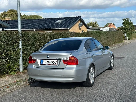 BMW 330I 2005 photo 2