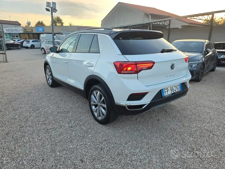 Volkswagen T-Roc 2018 photo 2