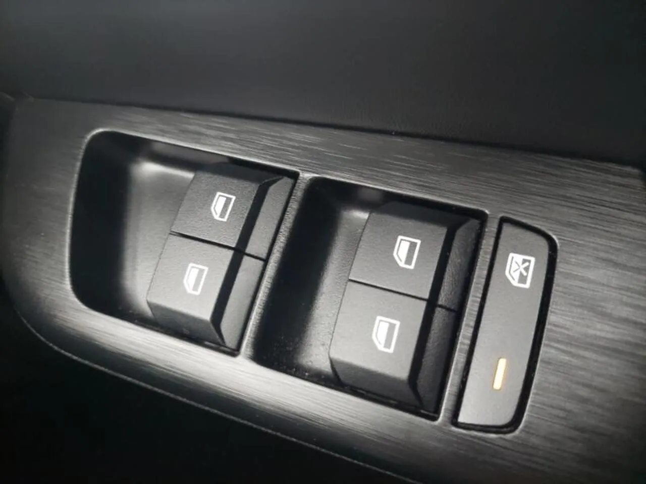MG Mg Zs 2024 photo 4