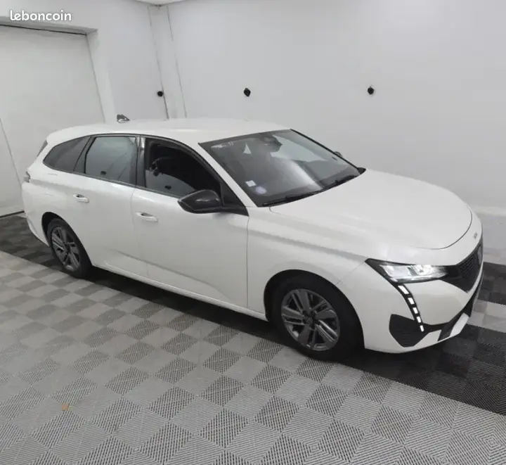 Peugeot 308 2022 photo 2